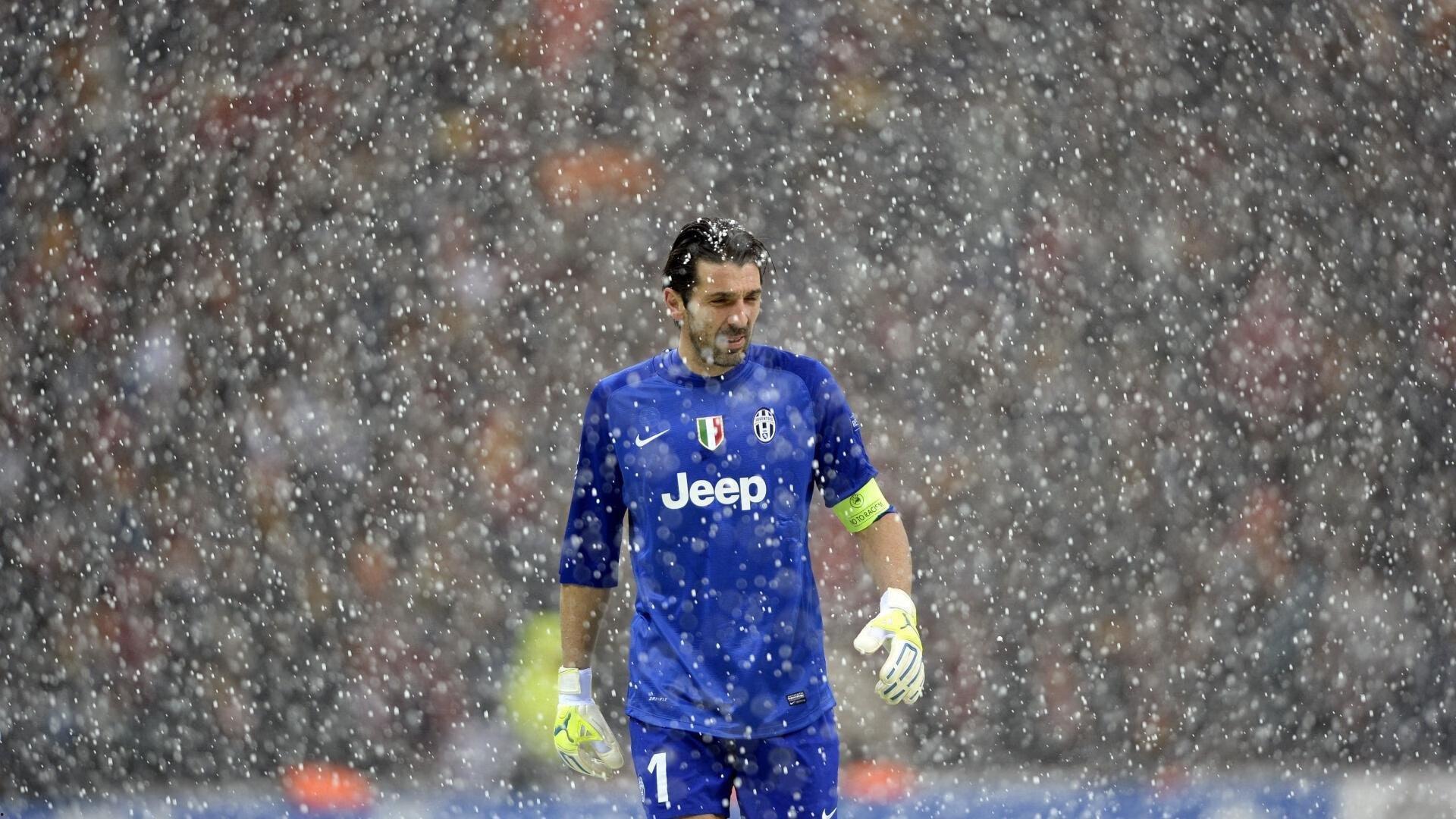 足坛薇娅佩瓜掀起转会革命，新双骄身价泡沫面临破灭！